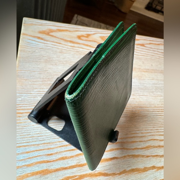 Louis Vuitton Epi Green Wallet - Picture 4 of 14